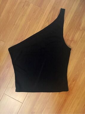 One shoulder Laura Harrier Reformation top